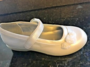 Stride Rite OFF White (cream) Pearlized Mary jane Shoes Little Girls SZ 10 1/2 M - Picture 1 of 2