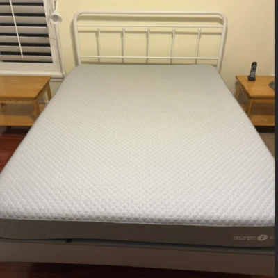 Cama inteligente con número de sueño doble C2 tamaño queen con marco ajustable inteligente FlexFit 2 Foto 1 de 4