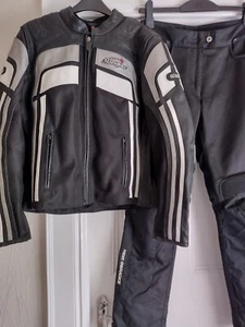 Hein Gericke Ladies Motorcycle Suit. Jacket Size 12, Trousers 8/10. Exc cond! - Picture 1 of 16