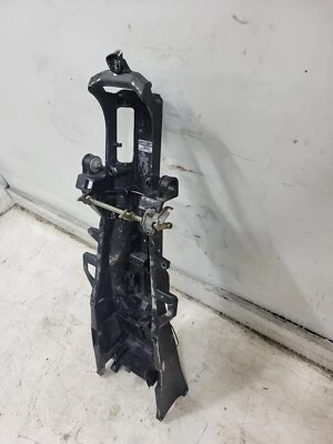 Subchasis trasero Yamaha R1 YZF-R1 2004-2006 5VY-21190-00-00 *Marcas de desgaste* Foto 1 de 4