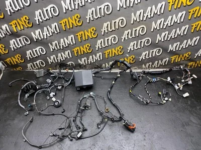Arnés de cableado de bahía de motor Mitsubishi Lancer Evo GRS 2015 con caja de fusibles OEM Foto 1 de 4