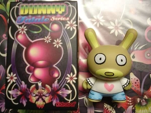 Juguete de vinilo Kidrobot X Sara Varon Fatale Dunny 1/50 Chase 1 2 3 4 2012 2014 Munny - Imagen 1 de 5