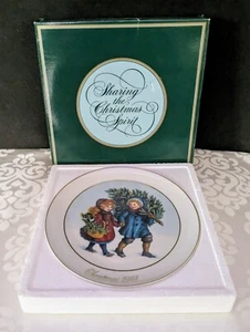Christmas-1981 Avon SHARING CHRISTMAS SPIRIT Collector Plate E. Wedgwood, Ø8.8" - Picture 1 of 4