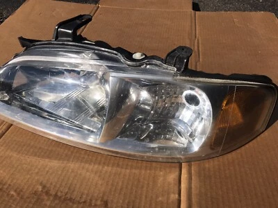 Faro lateral conductor Nissan Sentra 00, 01, 02, 03 Foto 1 de 3
