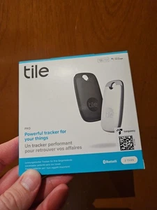 Tile Pro (2022) Pack de 2 Tracker Bluetooth Résistant à l'eau (1 Noir / 1 Blanc) - Photo 1 sur 1
