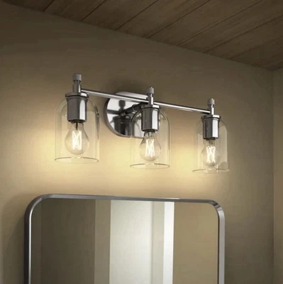 Aplique de pared de tres luces Kohler Orime Foto 1 de 4