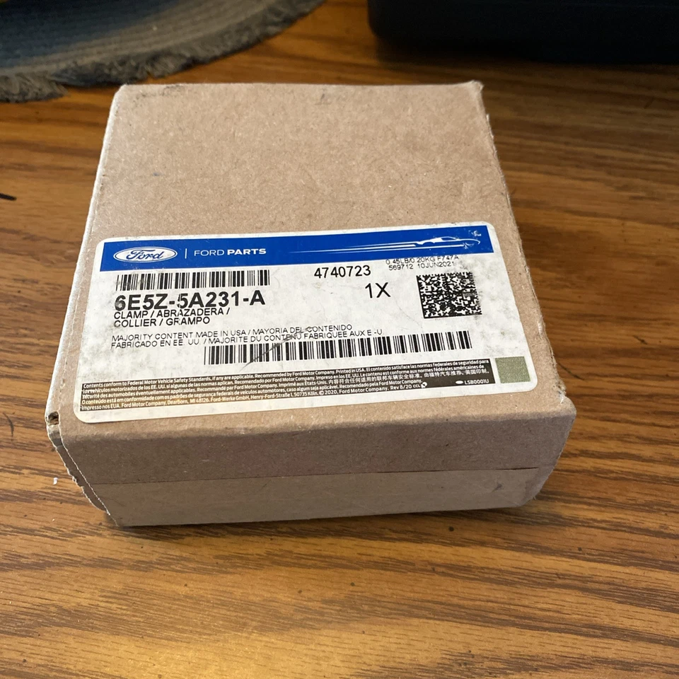 (189) NUEVO OEM Ford 2006-2012 Fusion Lincoln MKZ silenciador y abrazadera de tubo 6E5Z-5A231-A Foto 1 de 1