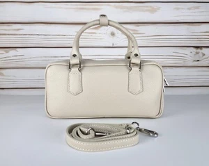 Stylish and Elegant Leather Bag, Compact Shape Leather Bag, Minimalist Bag - Foto 1 di 10