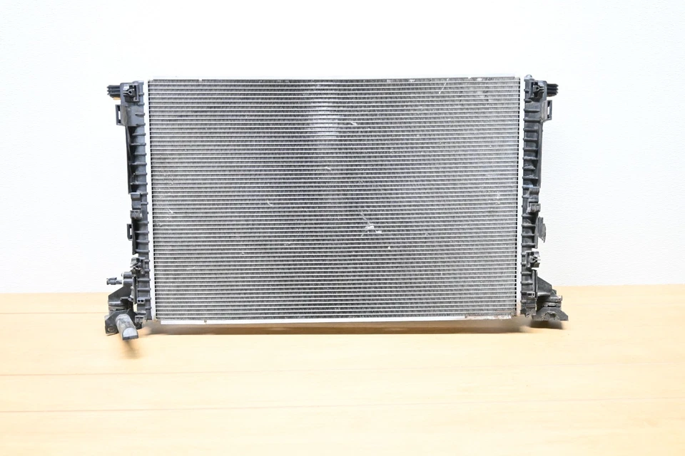 Radiador de agua refrigerador motor AUDI S4 S5 RS5 S6 S7 A8 18-24 FABRICANTE DE EQUIPOS ORIGINALES 40 k millas Foto 1 de 4