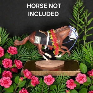 Breyer  horse custom race horse saddle set Secretariat Garland Saddle Bridle  - Afbeelding 1 van 1