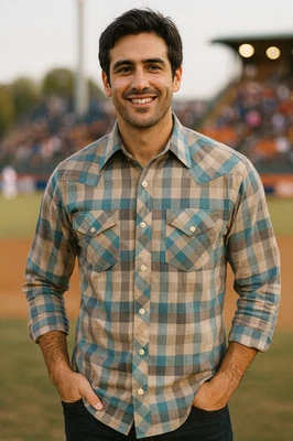 Retrofit Men's Button-Down Plaid Shirt Front Flap Pockets Long Sleeve Size Small - Image 1 of 4