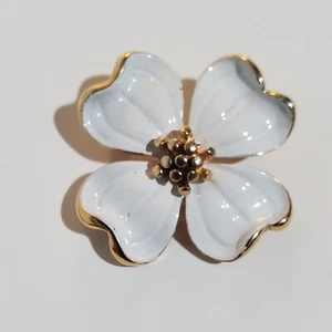 Vintage 1960's Monet Gold Tone Enamel Dogwood Flower Brooch - Picture 1 of 5