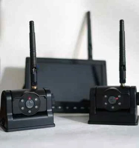 7" LCD Monitor & Wireless 1 to 4 Camera System with Built-In Battery & Magnet - Picture 1 of 1