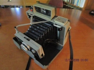 Vintage Polaroid Automatic Land Camera Film Camera w Cover and Carry Strap - Picture 1 of 16