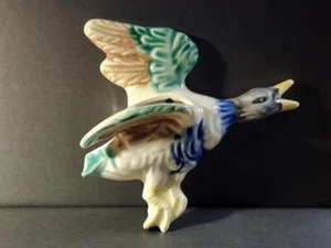 Vintage Flying Mallard Duck / Bird Heavy Ceramic Wall Pocket / Vase, 6-1/2", USA - Picture 1 of 5