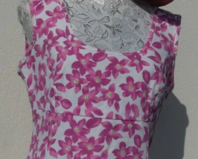 Blütenkleid in weiß pink, ärmellos - Bild 1 von 4