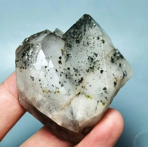 Pietra Naturale Epidoto Giardino Cristallo Quarzo Roccia Grezza Esemplare Minerale Guarigione - Foto 1 di 11