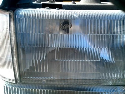 Passenger Right Headlight Fits 96-98 GRAND CHEROKEE 394414 - Image 1 of 4