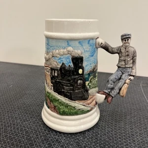 Vintage 24 Unzen Keramik Bierstein mit aufwendigem Lok Zug Design 30665 - Bild 1 von 13