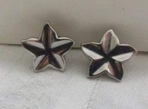 Maxamm 5th Ave. Signed Silver Tone Star Screw On Earrings #O61 - Imagen 1 de 6