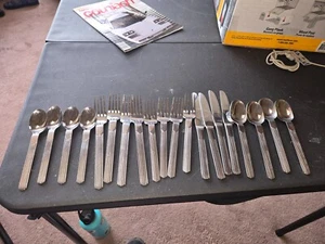 Cambridge Tides Besteck Silberbesteck Edelstahl 20 Teile, 4 Essgruppen - Bild 1 von 6