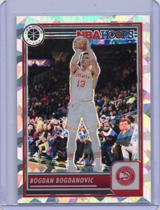 Aros Panini NBA Stock Premium 2023-24 - Bogdan Bogdanovic #218 Ice Prizm Hawks - Imagen 1 de 2