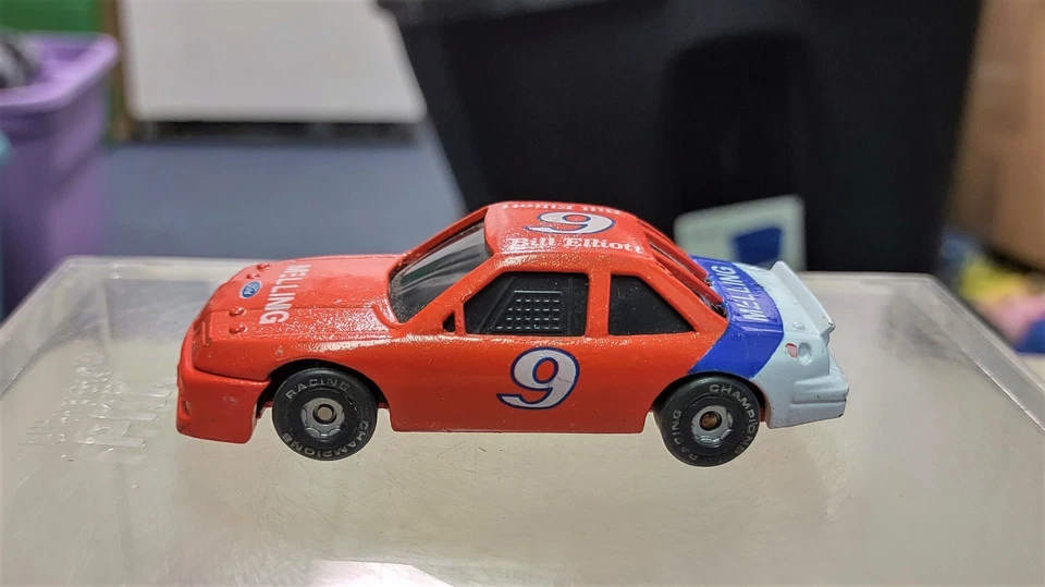 Coche diecast suelto vintage 1989 Racing Champions 1:64 #9 Bill Elliott/Melling Foto 1 de 4