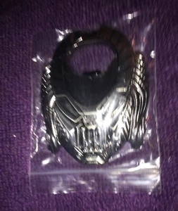 Abridor de botellas Predator caja de botín de metal exclusivo 2017 NUEVO raro - Imagen 1 de 4