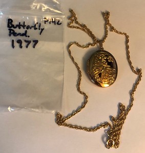 avon vintage locket necklace