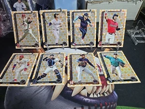 2025 Topps Series 2 Holiday Sun 8 Card Lot. Kwan Bo - Bild 1 von 3