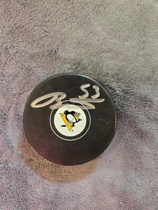 pittsburgh penguins signed hockey puck - Picture 1 of 2