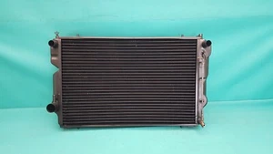 Radiador enfriador de agua radiador CBC4047 Jaguar XJS XJ-S 5.3 XJ12 XJ serie 2 3 V12 - Imagen 1 de 22