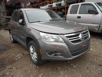 Consola frontal Alemania construida VIN con 1er dígito limitada compatible con 09-18 TIGUAN 1833553 Foto 1 de 4