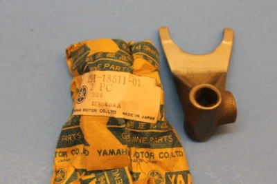 NOS YAMAHA DT2 DT3 RT1 RT2 RT3 YZ250 YZ360 SHIFT #1 FORK PART# 291-18511-01-00 - Image 1 of 4