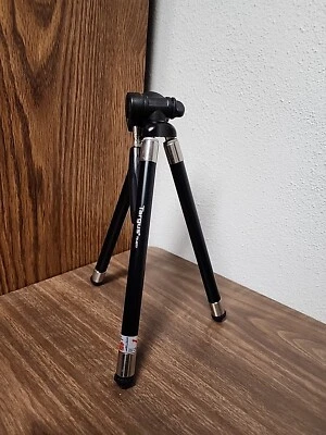 Targus Portable Tripod TG-42TT Extends 11" to 42” Desk/Travel Lightweight Black - Image 1 of 4