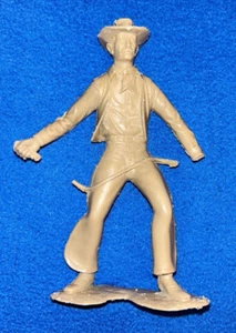 Louis Marx Beige Plastic Cowboy with Lasso Rope 5.5 inches tall 1964 - Picture 1 of 6