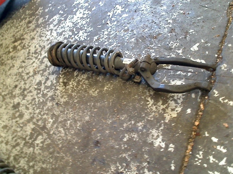 AMORTISSEUR OU ABSORBEUR DE CHOC AVANT DROIT Rover 45 Sedan 1.6 16V (16K4F) 2003 - Photo 1/1