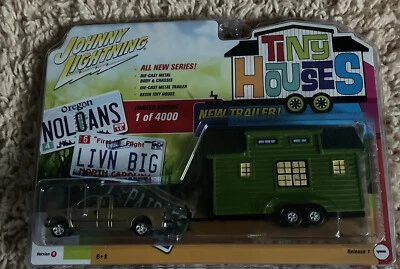 Chase 1/64 JOHNNY LIGHTNING TINY HOUSES 2004 FORD F-250 SUPER DUTY PICKUP - Image 1 of 3