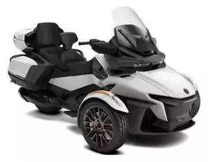 2025 Can-Am Spyder RT Sea to Sky1330cc 6 speed semi auto trike White - Picture 1 of 1