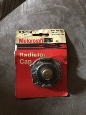 Tampa do radiador NOS FORD MUSTANG RS-53A -- 1983 1984 1985 TURBO 2.3L SVO GT GT-350 - Imagem 1 de 3