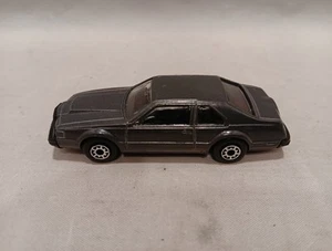 Maisto Lincoln Mark VII dunkelgrau Maßstab 1:64 Diecast Diorama Modellauto - Bild 1 von 11