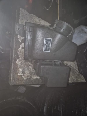 Ford Escort 1.6 Zetec Airbox Mk6 1997 To 2000 - Image 1 of 4