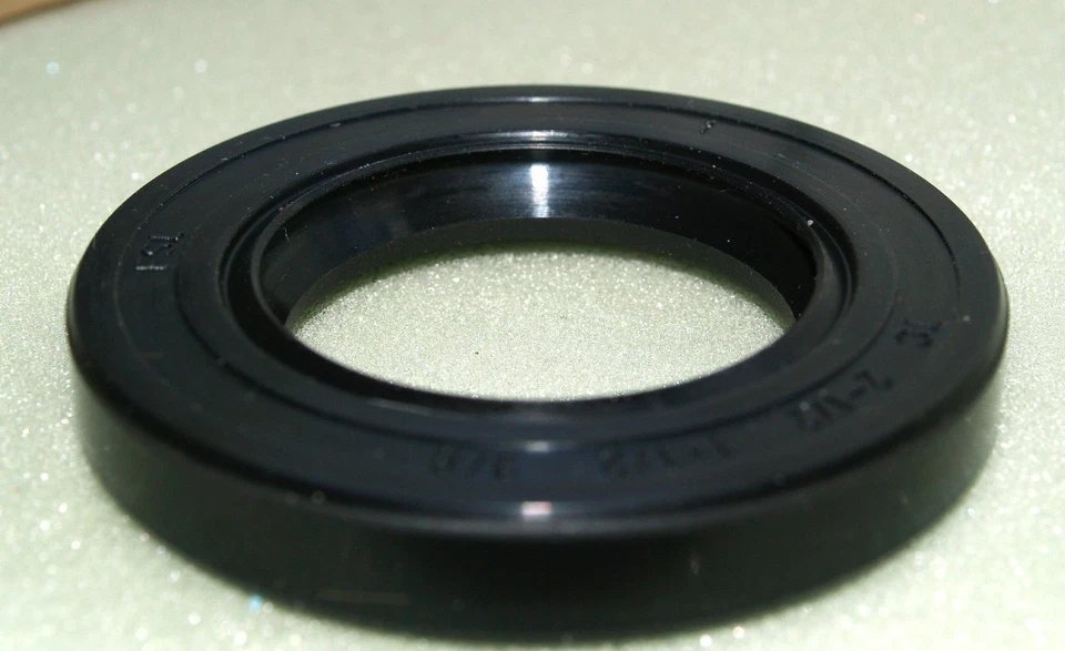 MORRIS MINOR rear axle pinion seal 88G320 - Image 1 of 1