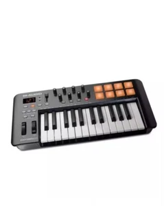 M-Audio Oxygen 25 4G USB MIDI Keyboard Brand New Software Included - Picture 1 of 9