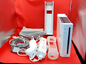 Pacchetto console Nintendo Wii RVL-001 bianca con 1 Wiimote e 1 Nunchuck - Foto 1 di 13