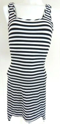 Mini regata listrada preta branca vestido pequeno feminino Rasgado por Ronny Kobo - Imagem 1 de 4