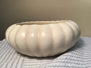 Vintage Haeger Floral Planter Cream Color 3 1/4 Tall 7 1/2” width - Picture 1 of 5