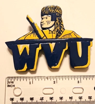Broche prendedor vintage hecho a mano de madera WVU Mountaineers GO GO 3,5 pulgadas Foto 1 de 2
