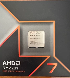 W IDEALNYM STANIE AMD Ryzen 7 9700X 8-rdzeniowy 16-nitkowy odblokowany procesor biurkowy - Zdjęcie 1 z 5