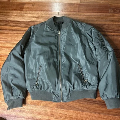 Chaqueta de bombardero para mujer Kendall & Kylie verde oliva bolsillos con cremallera completa talla M Foto 1 de 4